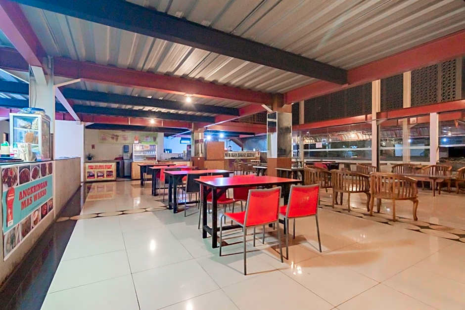 RedDoorz Syariah at Cigadung Raya Street