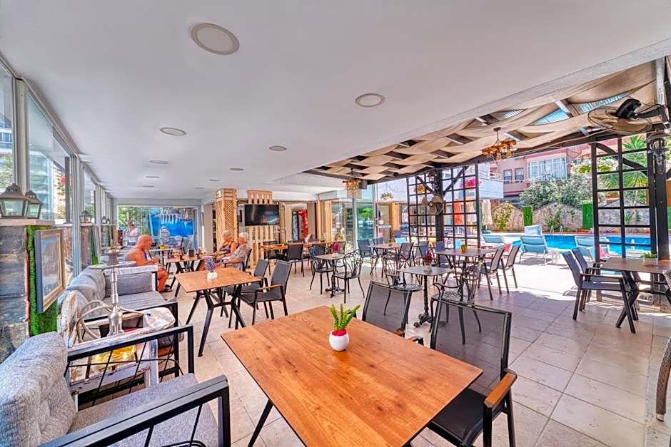 Kleopatra ICARIA Apart Hotel