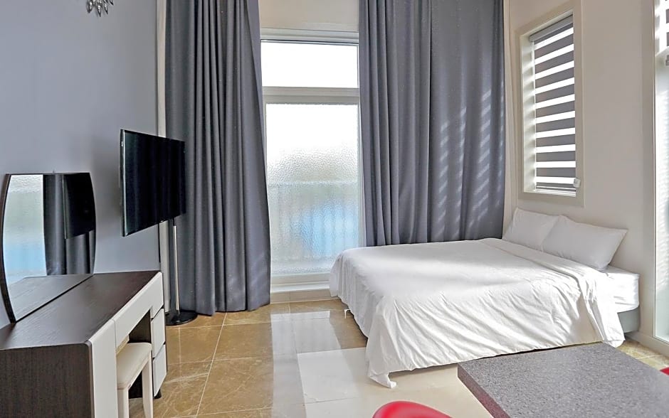 Gangneung Buchaegil Motel and Pension