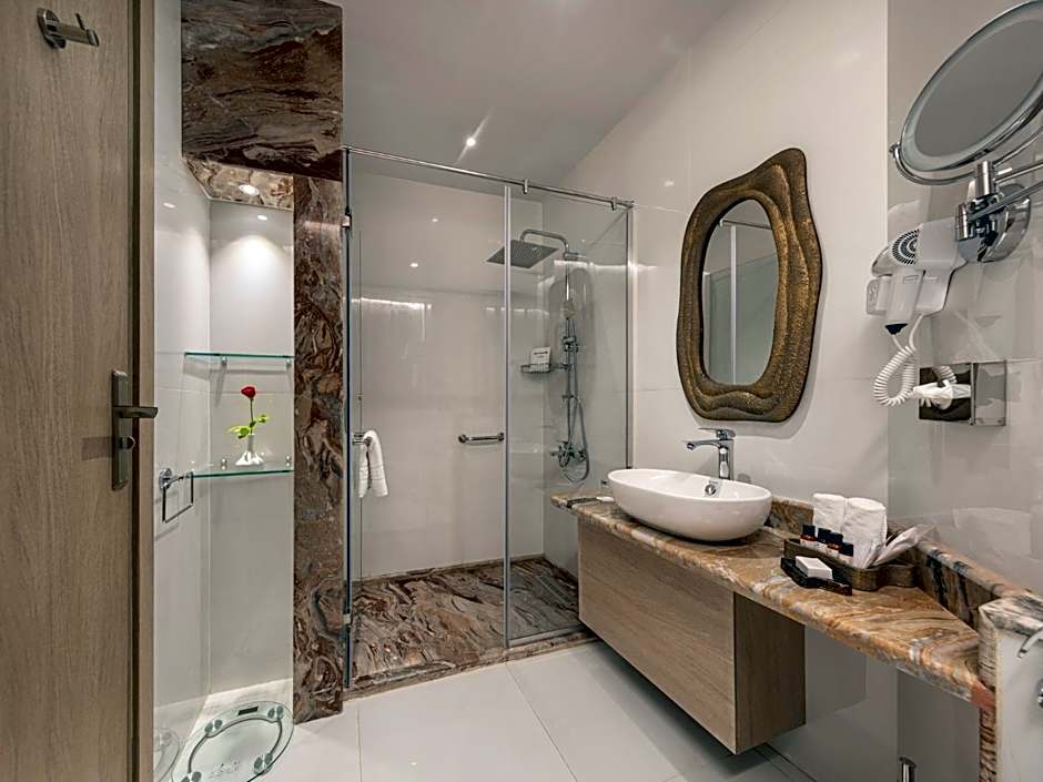 Crowne Plaza Alexandria Mirage by IHG