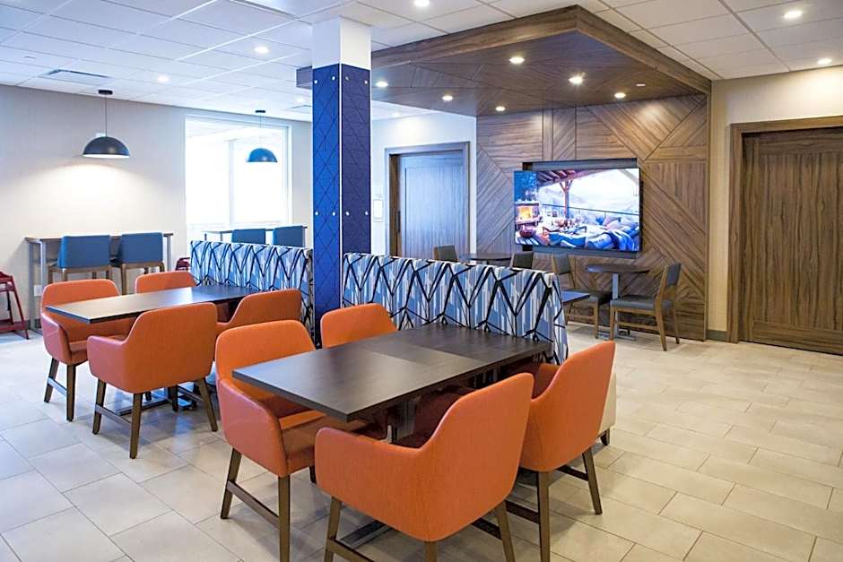 Holiday Inn Express & Suites Prince Albert - South By IHG