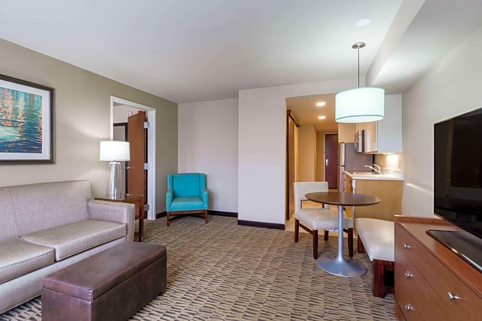 Hawthorn Suites by Wyndham Wheeling Triadelphia at Highlands