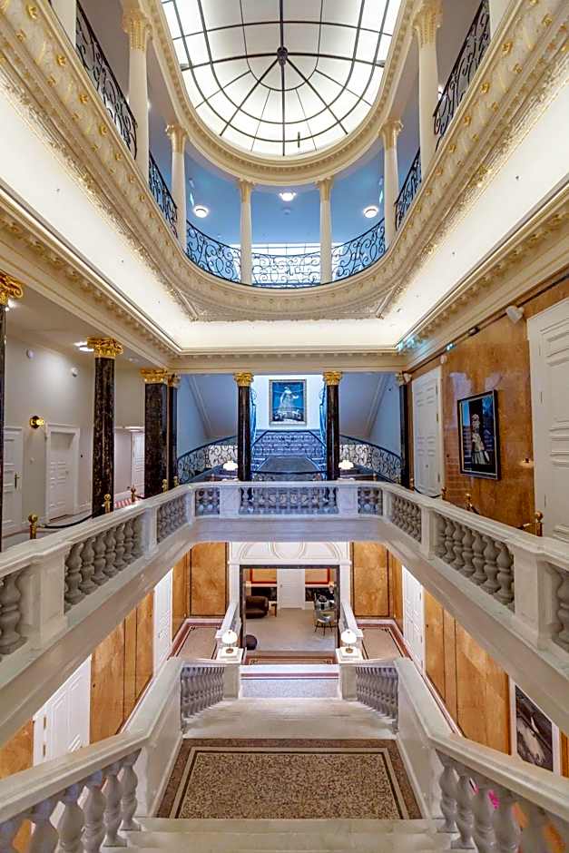 Hotel Altus Palace - Destigo Hotels