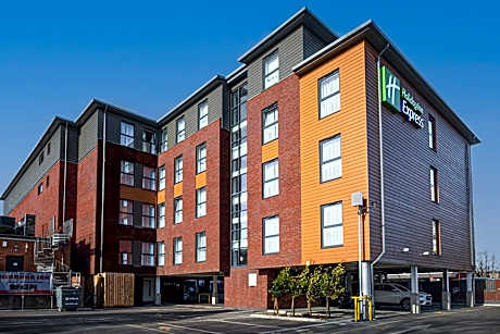 Holiday Inn Express - Fleet By IHG