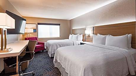 2 Queen Beds Nsmk Micrfg Full Breakfast