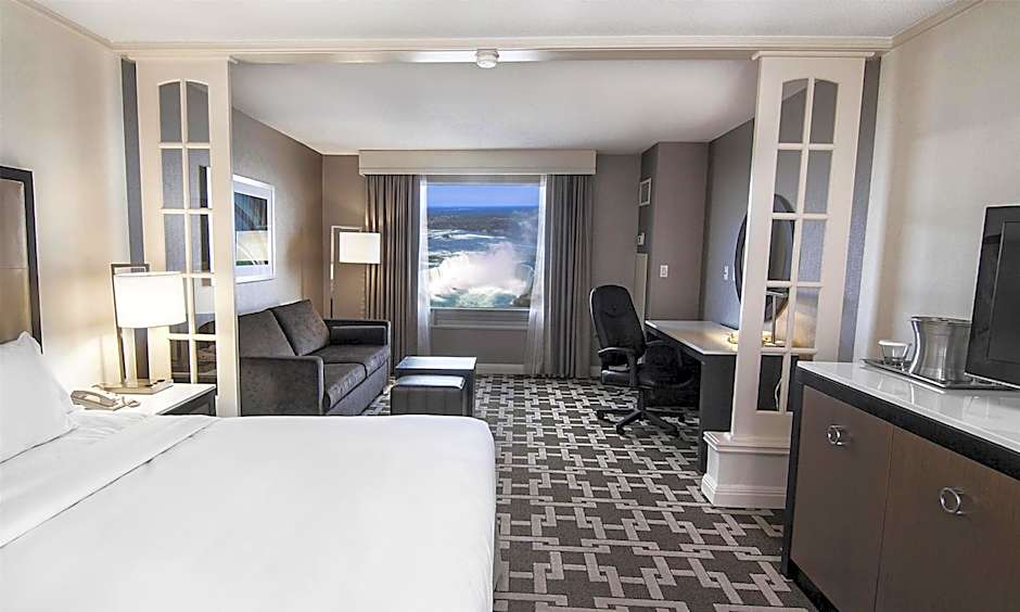 Hilton Niagara Falls-Fallsview Hotel - Suites