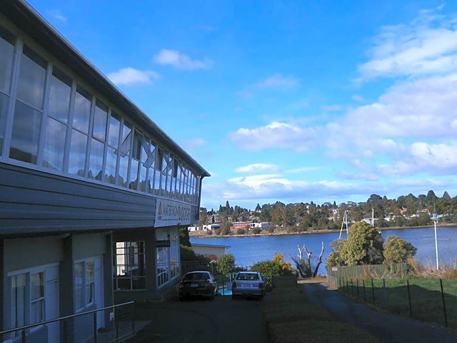 Waterfront Lodge Motel