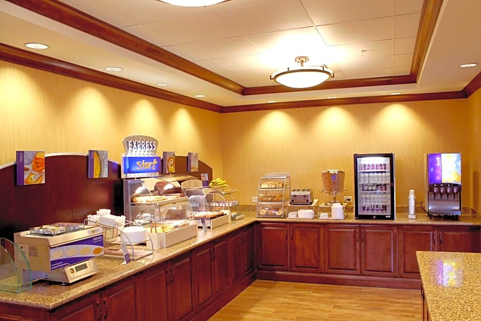 Holiday Inn Express & Suites Paducah West By IHG
