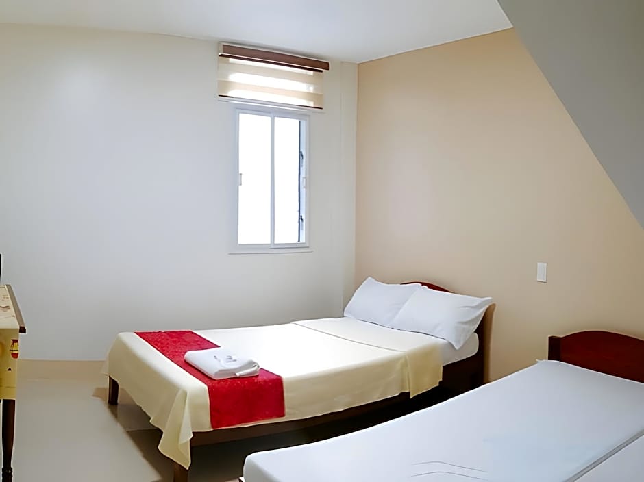 RedDoorz @ Capitol View MC Inn Nueva Vizacaya