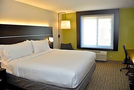 1 King Bed Standard Extra Floor Space