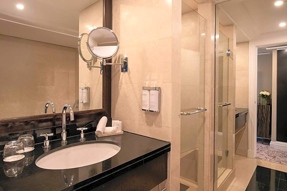 Warwick Paris (Former Warwick Champs-Elysees)