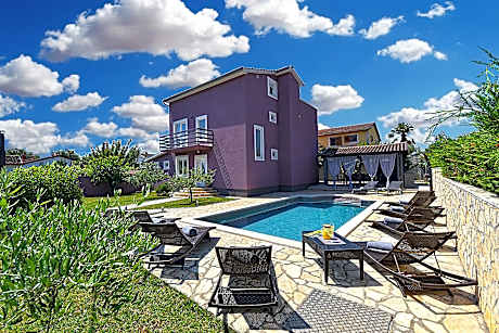 Villa 2019