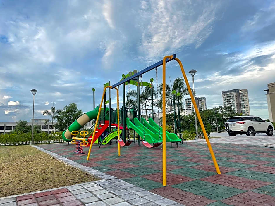 Luxury Condo in Clark Pampanga beside Hilton Hotel and Casino