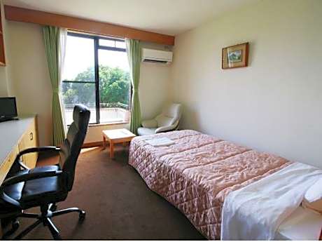 Kumozu Hotel and Conference