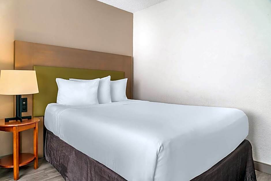 Country Inn & Suites by Radisson, Frederick, MD