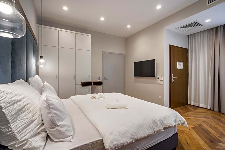 Budapest Eye- Boutique Suites, by BQA