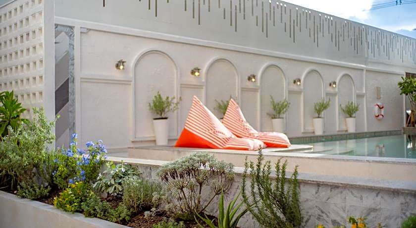 De Hug Hotel and Residence