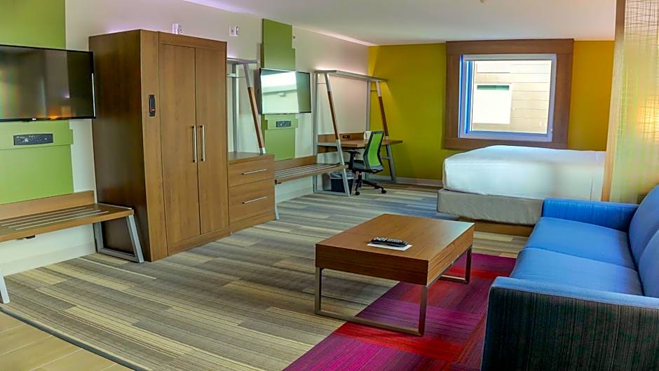 Holiday Inn Express & Suites Miami Airport By IHG