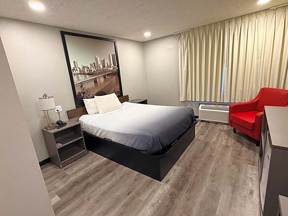 Super 8 by Wyndham Macomb