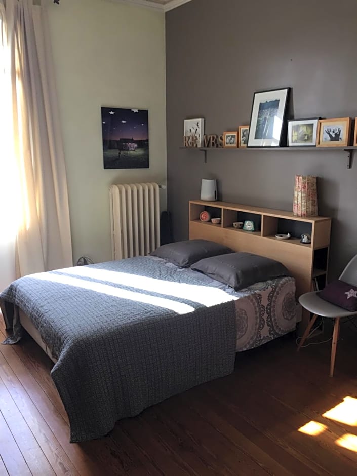 Au Petit Bonheur – Talence, FL