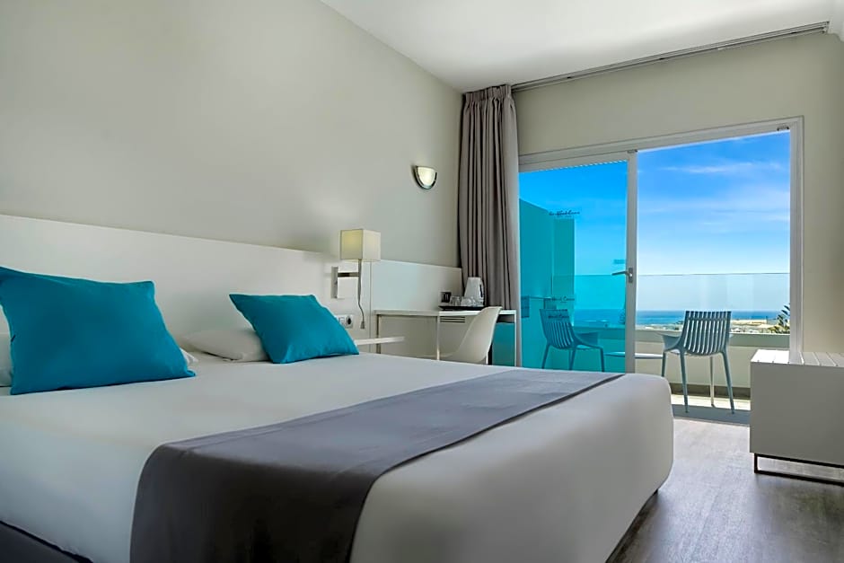 Photo 1 of 5 of 1 Double Bed or 2 Beds, Sea View