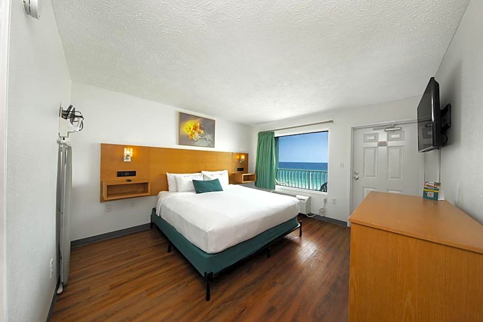 Beachcomber Beachfront Hotel, a By The Sea Resort