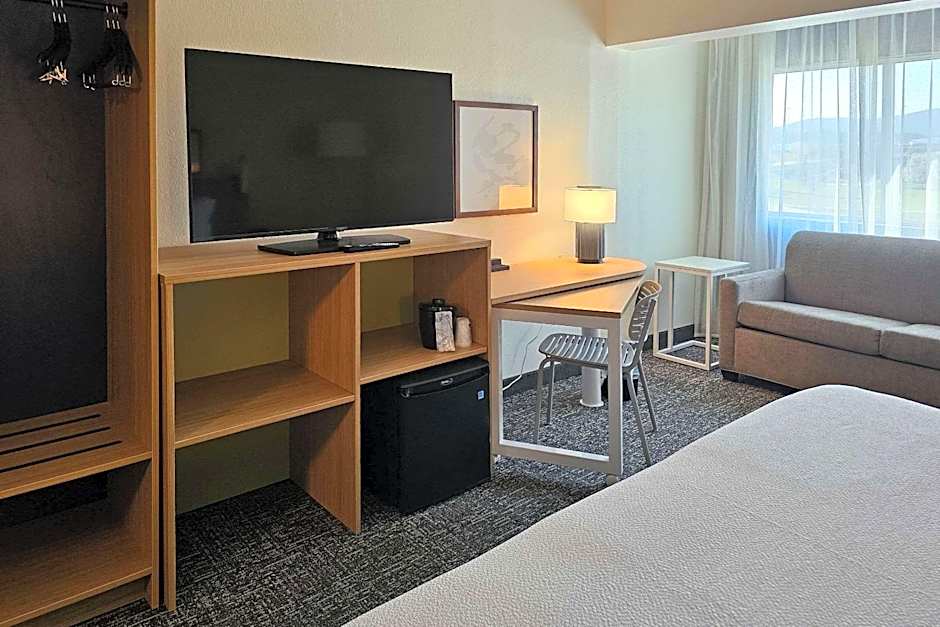 District 3 Hotel, Ascend Hotel Collection
