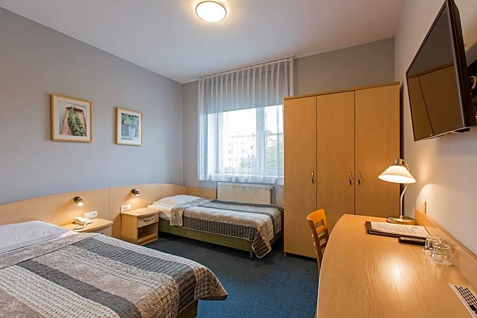 HOTEL ŁABĘDY i Hostel Łabędy