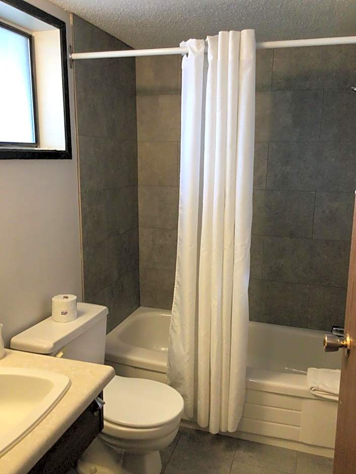 Christina Lake Motel and RV Park