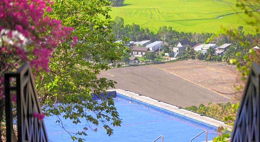 Victoria Nui Sam Lodge