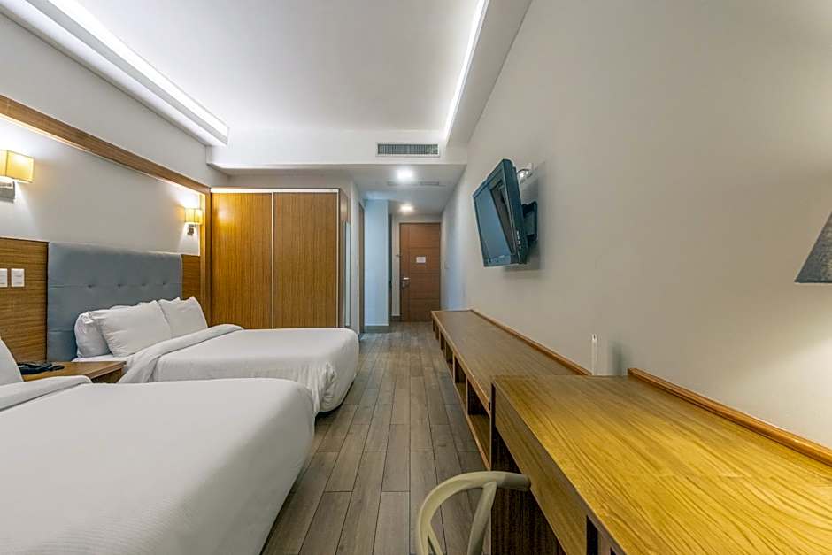 Weston Suites Hotel