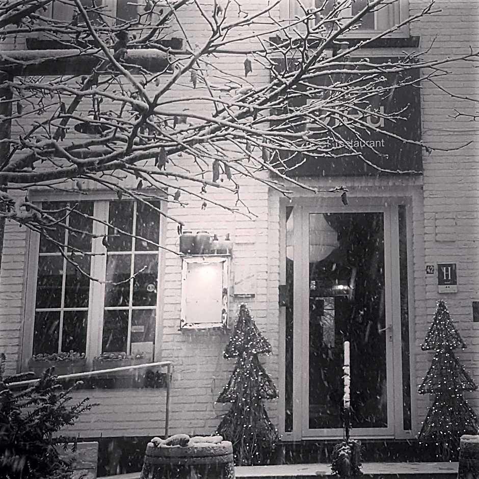 Hotel Au Nom De Dieu