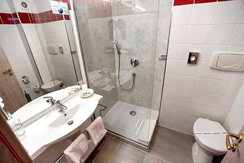 Best Western Plus Lido Hotel