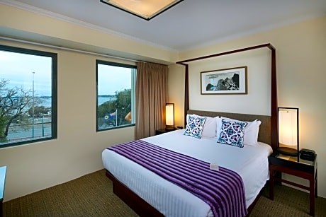 Deluxe King or Twin Room