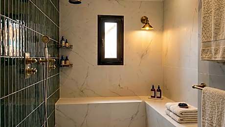 Superior King Suite