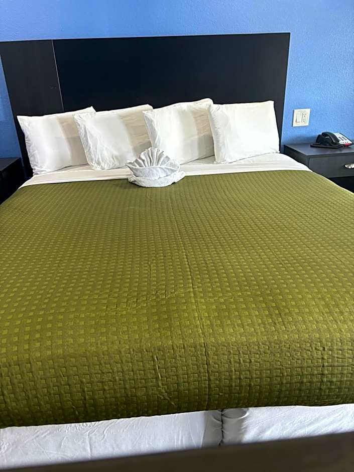 The Monterey Fireplace Inn