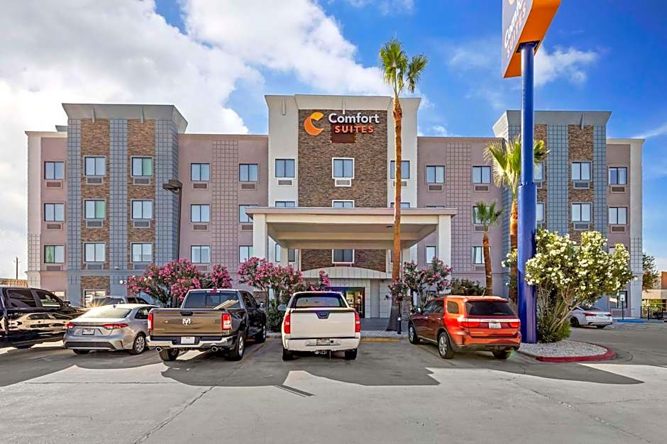 Photo 1 of 46 of Comfort Suites Laredo - Nuevo Laredo