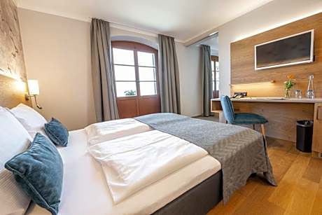 Deluxe Double Room with Bath