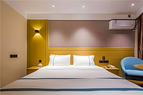 Business Queen Room