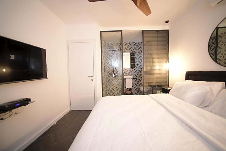 Z-32 Luxury Boutique Apartment - דירה מעוצבת ומזמינה