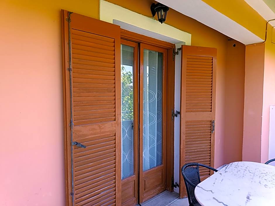 Pythos Studios & Appartments