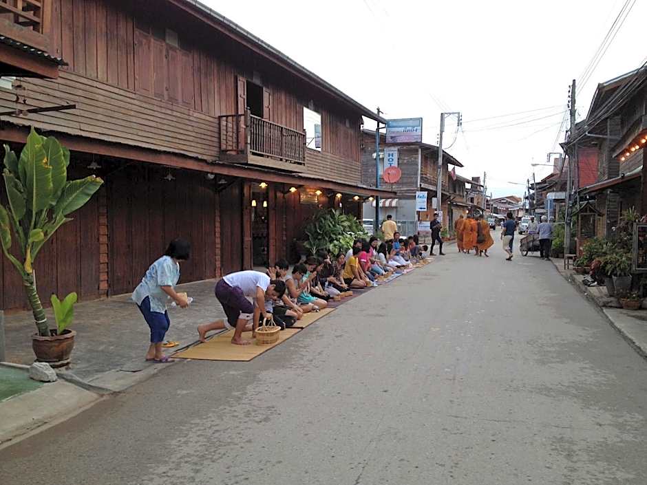 Chandra Varin Hometel