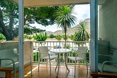 1 BEDROOM APARTMENT WITH BALCONY 1 ADULT + 1CHILD