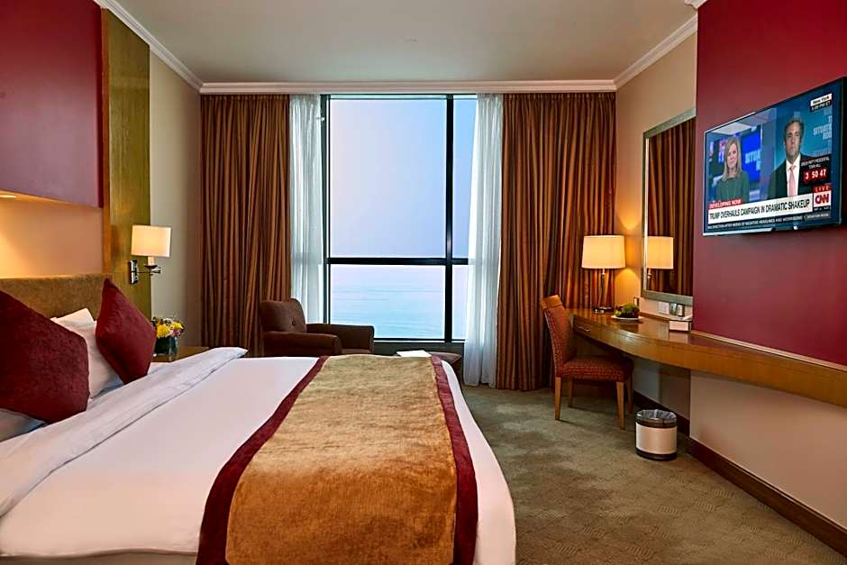 Photo 1 of 5 of Classic 1 King Bed, Sea View