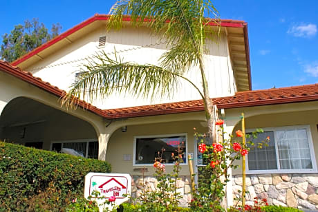 Travelers Inn