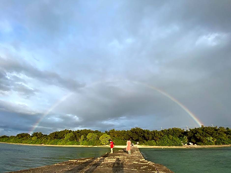 Taketomijima Guesthouse and je Taime