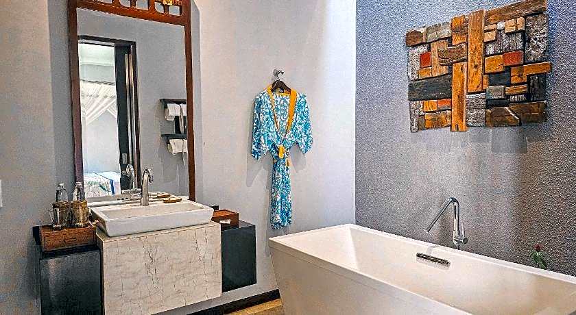 Seminyak Icon - by Karaniya Experience