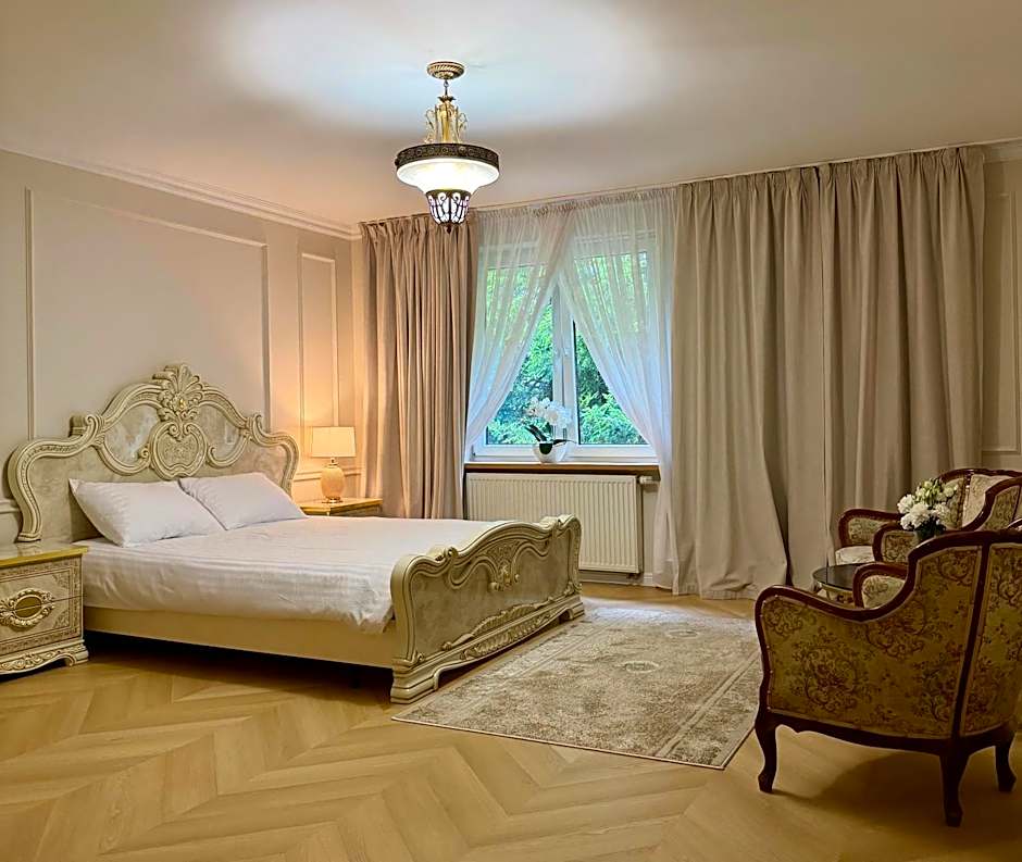 Hotel Pałac Akropol