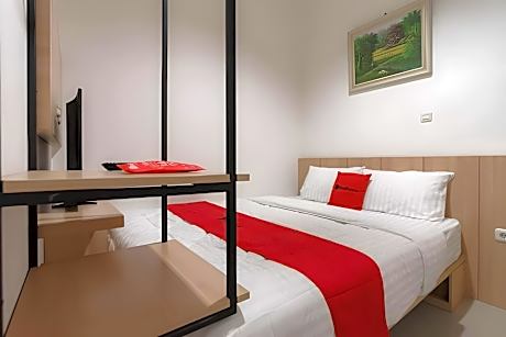 RedDoorz near Seasons City Mall 3