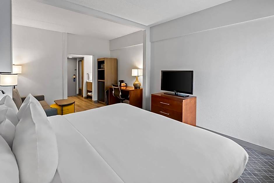 Comfort Suites Bethlehem Near Lehigh University and LVI Airport